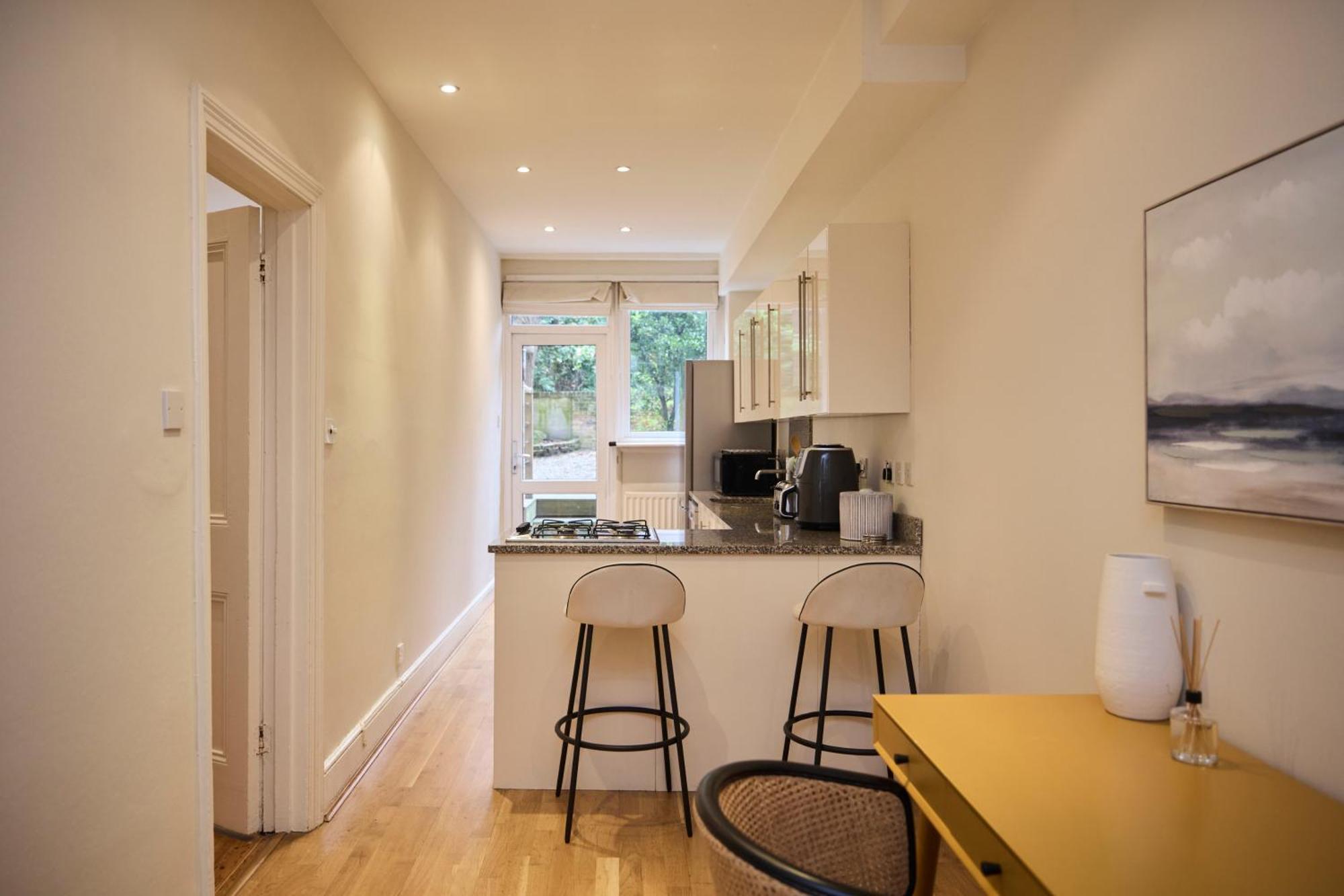 The West Kensington Hideout - Cozy 2bdr Flat With Garden Londres