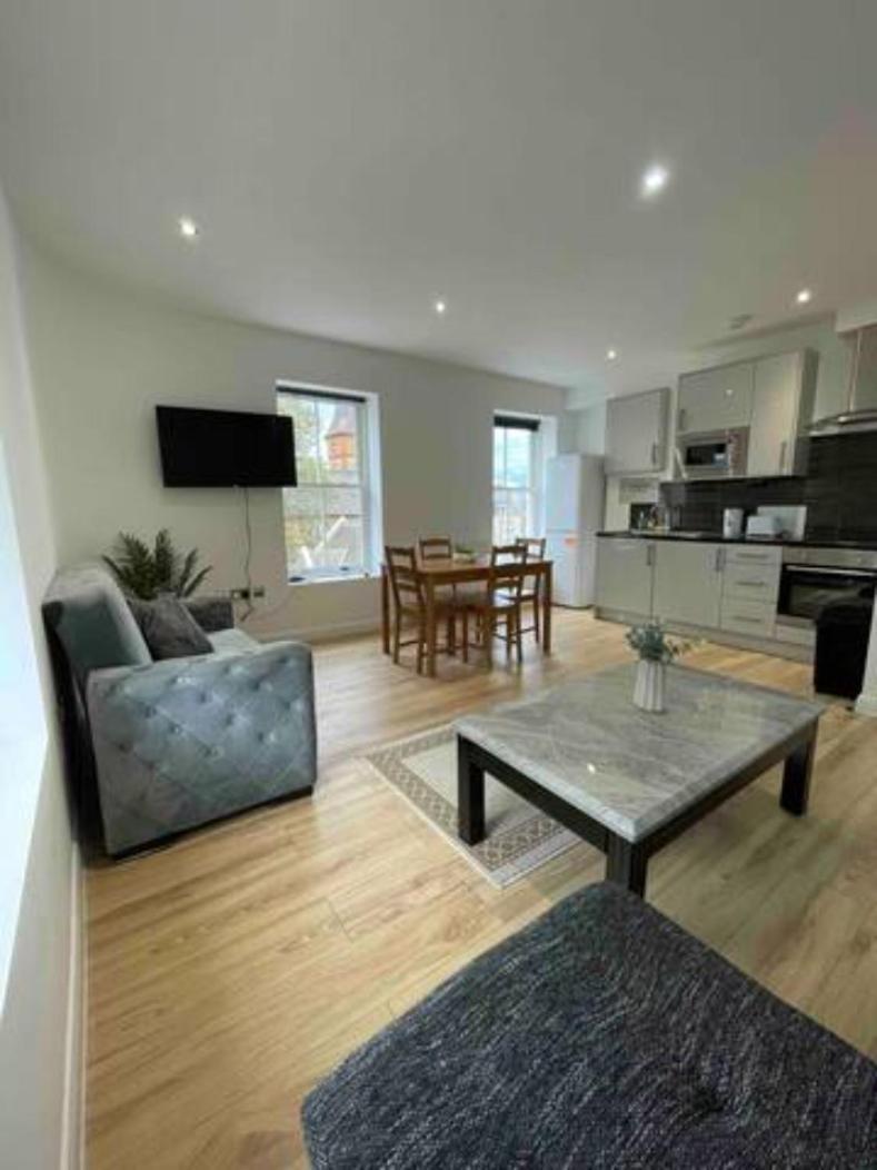 Battersea Central Flat For 4 15 Mins To Eye/power Station Bs4