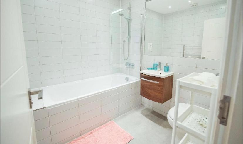 Splendid Euston Flat *