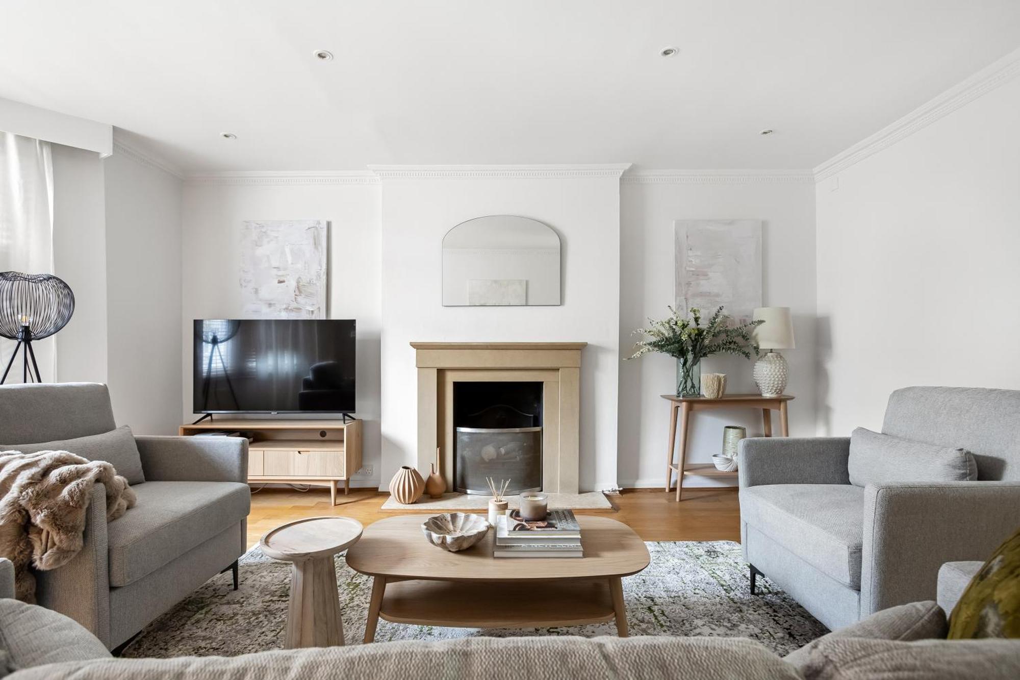 Stylish 2 Bed 2 Bath - Private Garden Apartamento *
