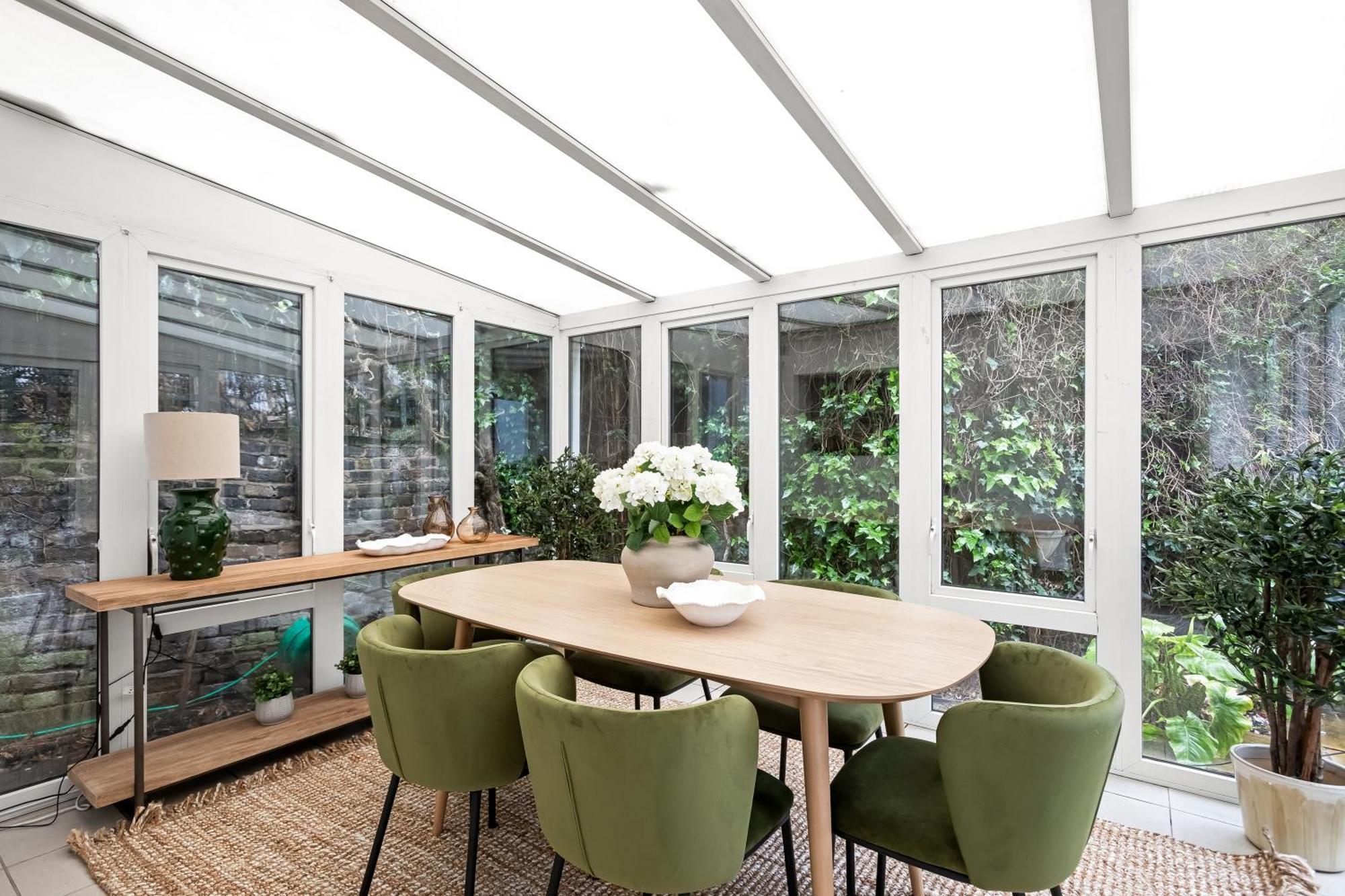 Stylish 2 Bed 2 Bath - Private Garden Apartamento