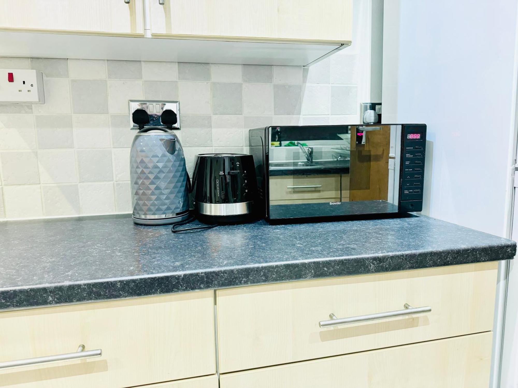 Falcon - 2 Bedroom Ground Floor Flat In *