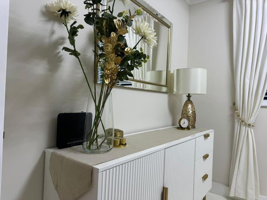 1 Bedroom Luxury Flat In Kensington Apartamento