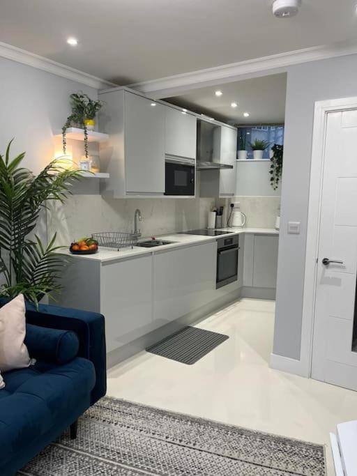1 Bedroom Luxury Flat In Kensington * Londres