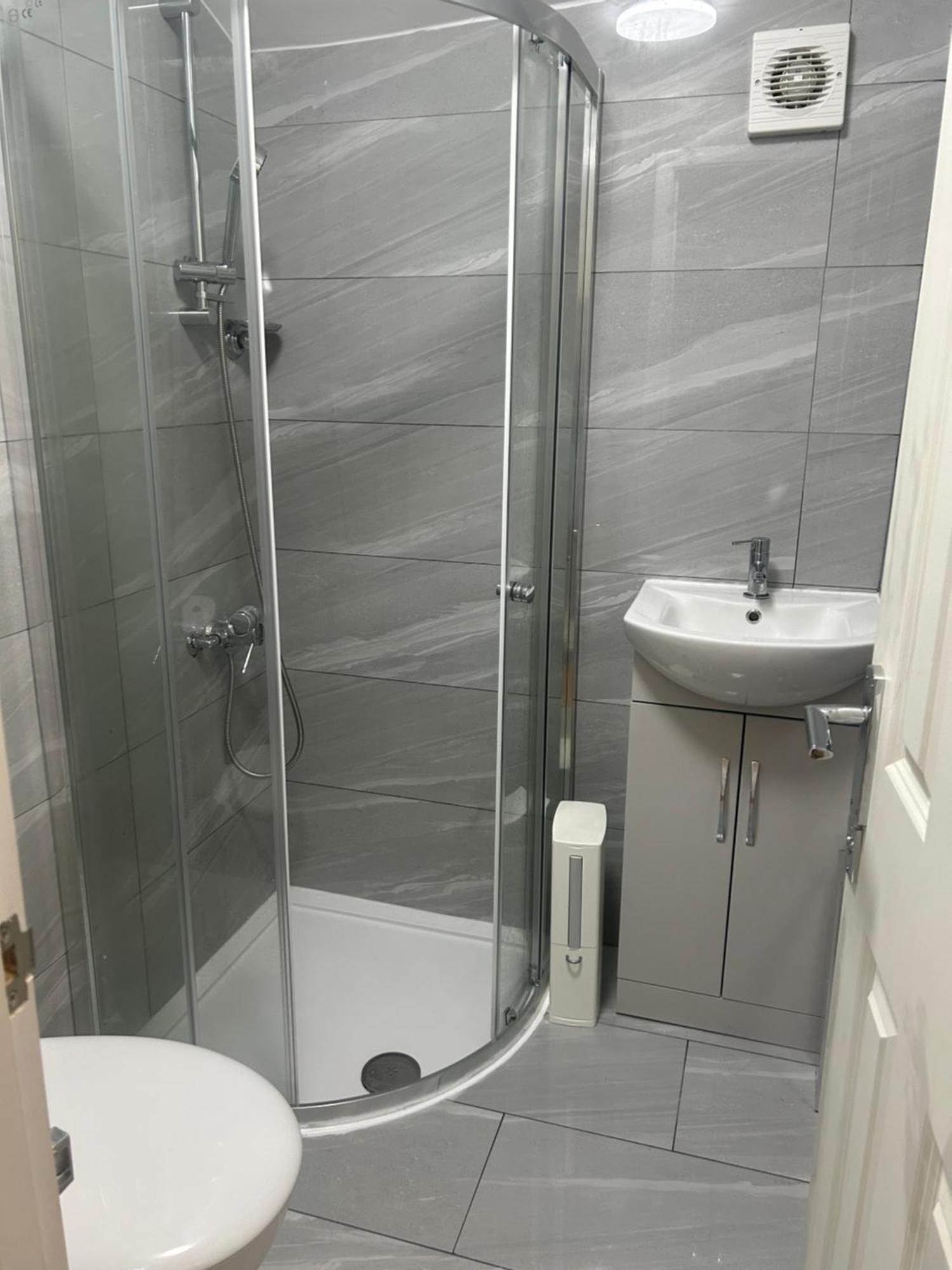 Pensión London Holiday Home *