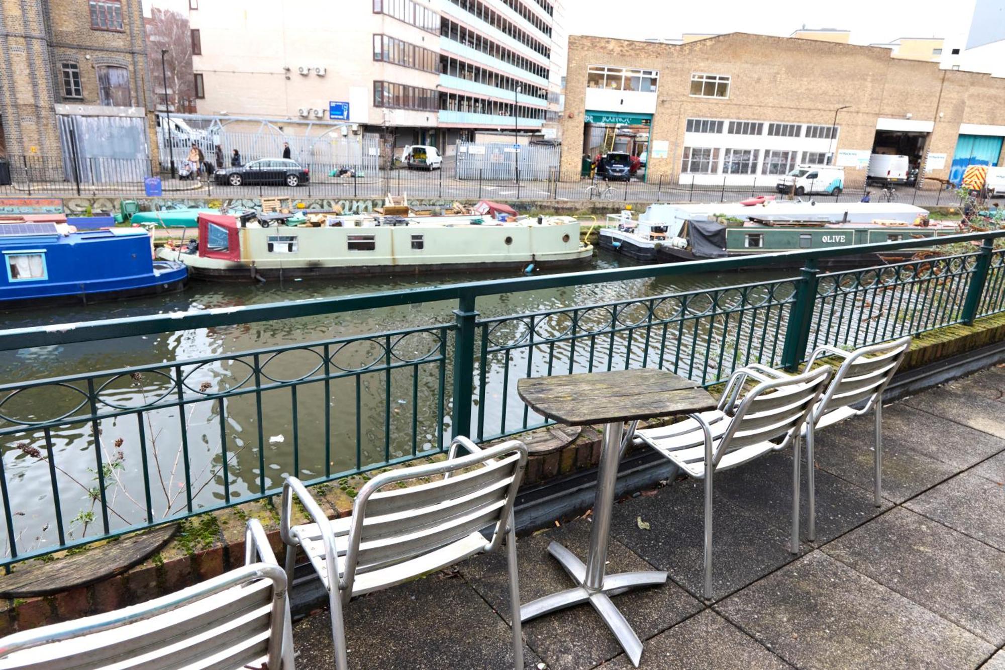 With Canal View In Broadway Market Appartement Londres
