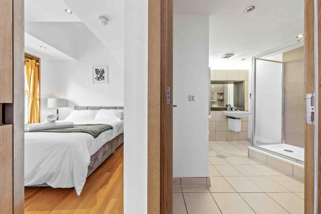 Piccadilly,stjames,mayfair In Heart Of Hy17 London