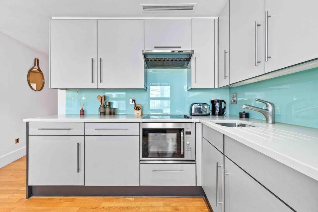 Piccadilly,stjames,mayfair In Heart Of Hy17 * London