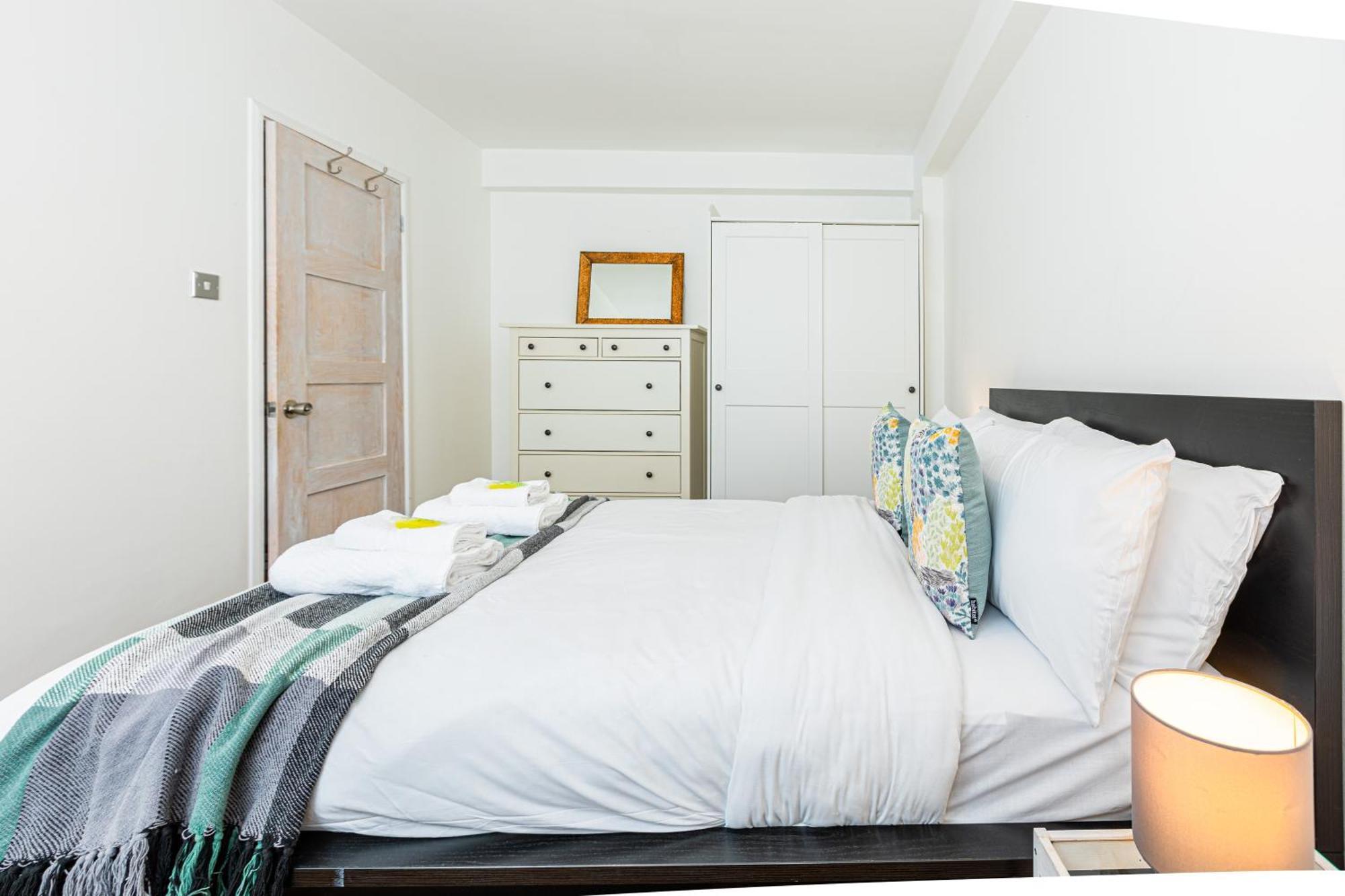 Charming 1 Bedroom Serviced In Camden Apartamento