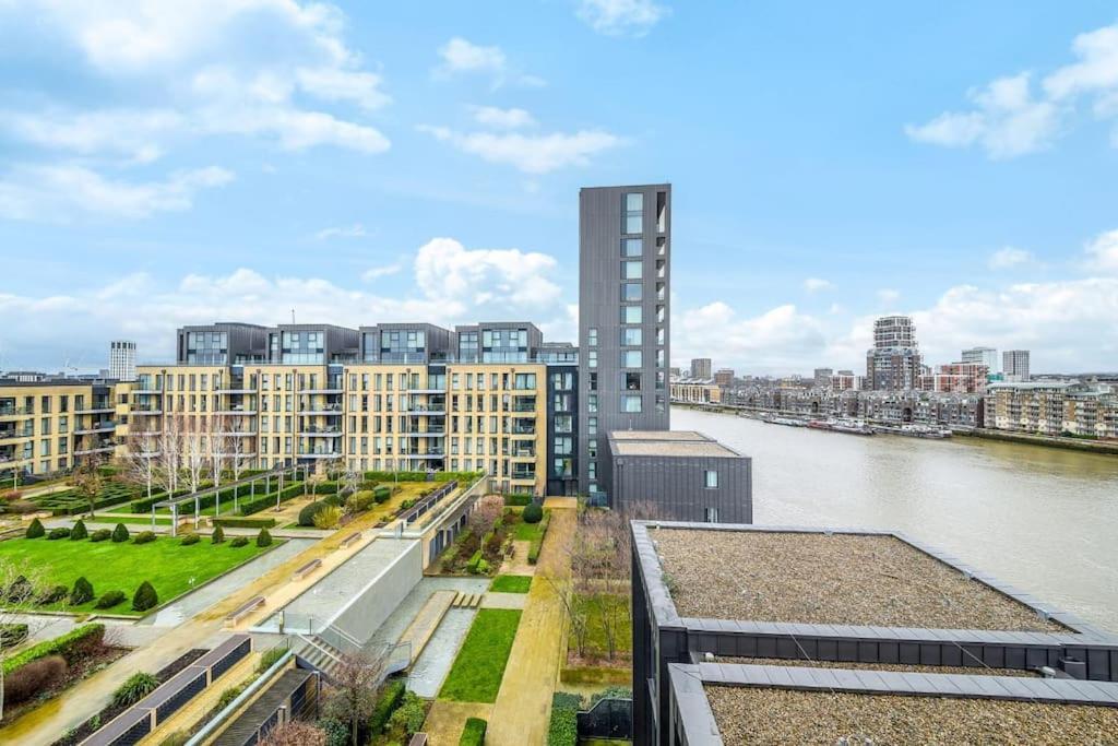 2 Bed Riverside Appartement