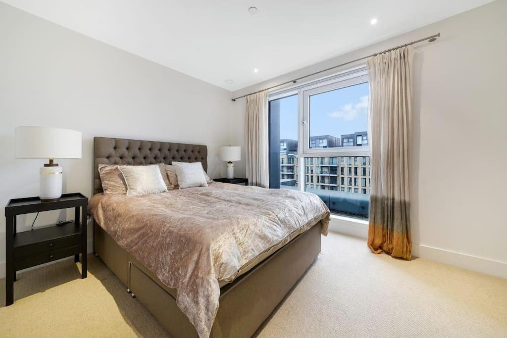 2 Bed Riverside Appartement Londres