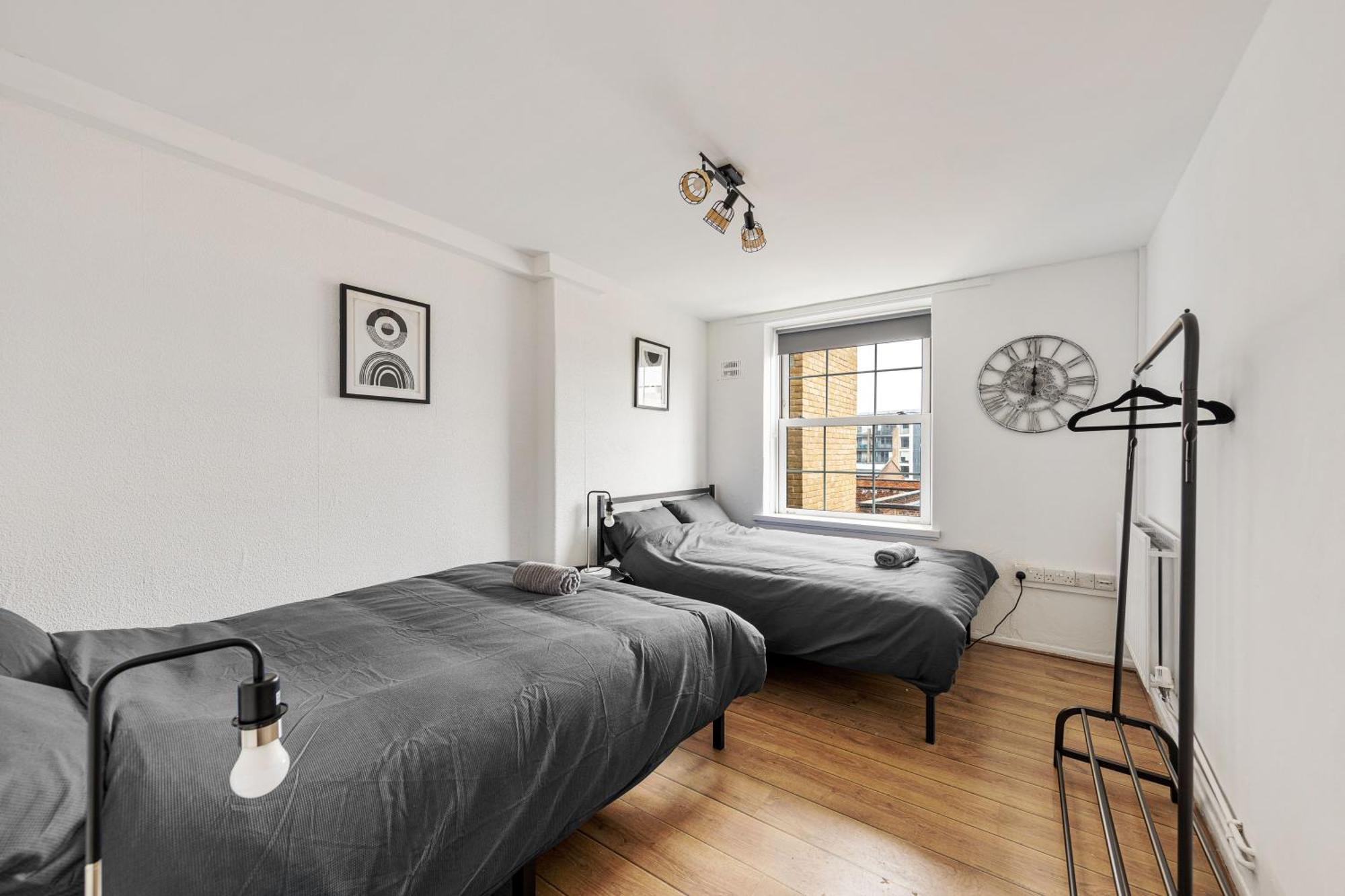 Apartment Sleek Shoreditch Hideout - 2 Bed Gem With Balcony In *