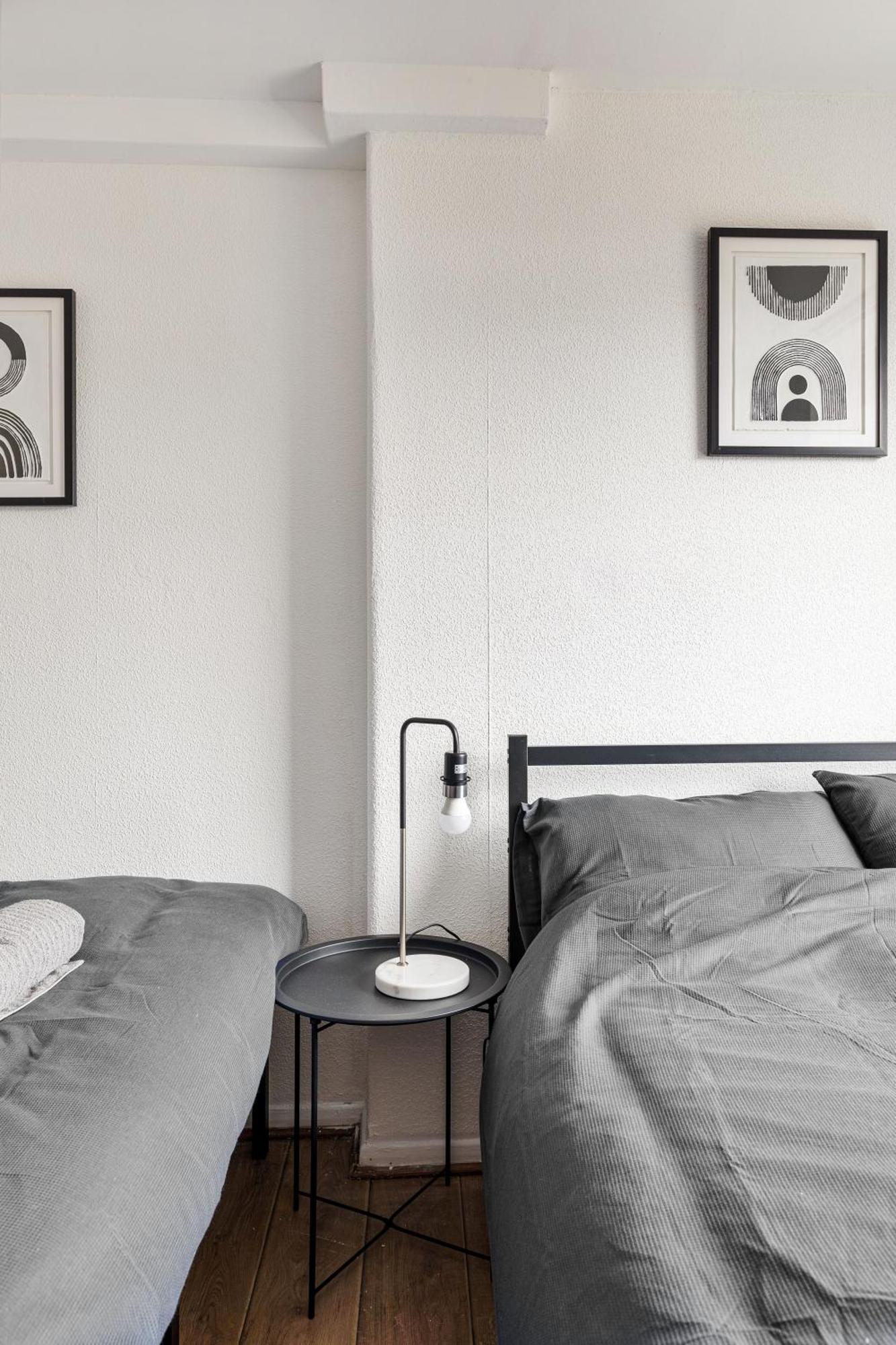 Sleek Shoreditch Hideout - 2 Bed Gem With Balcony In Apartment