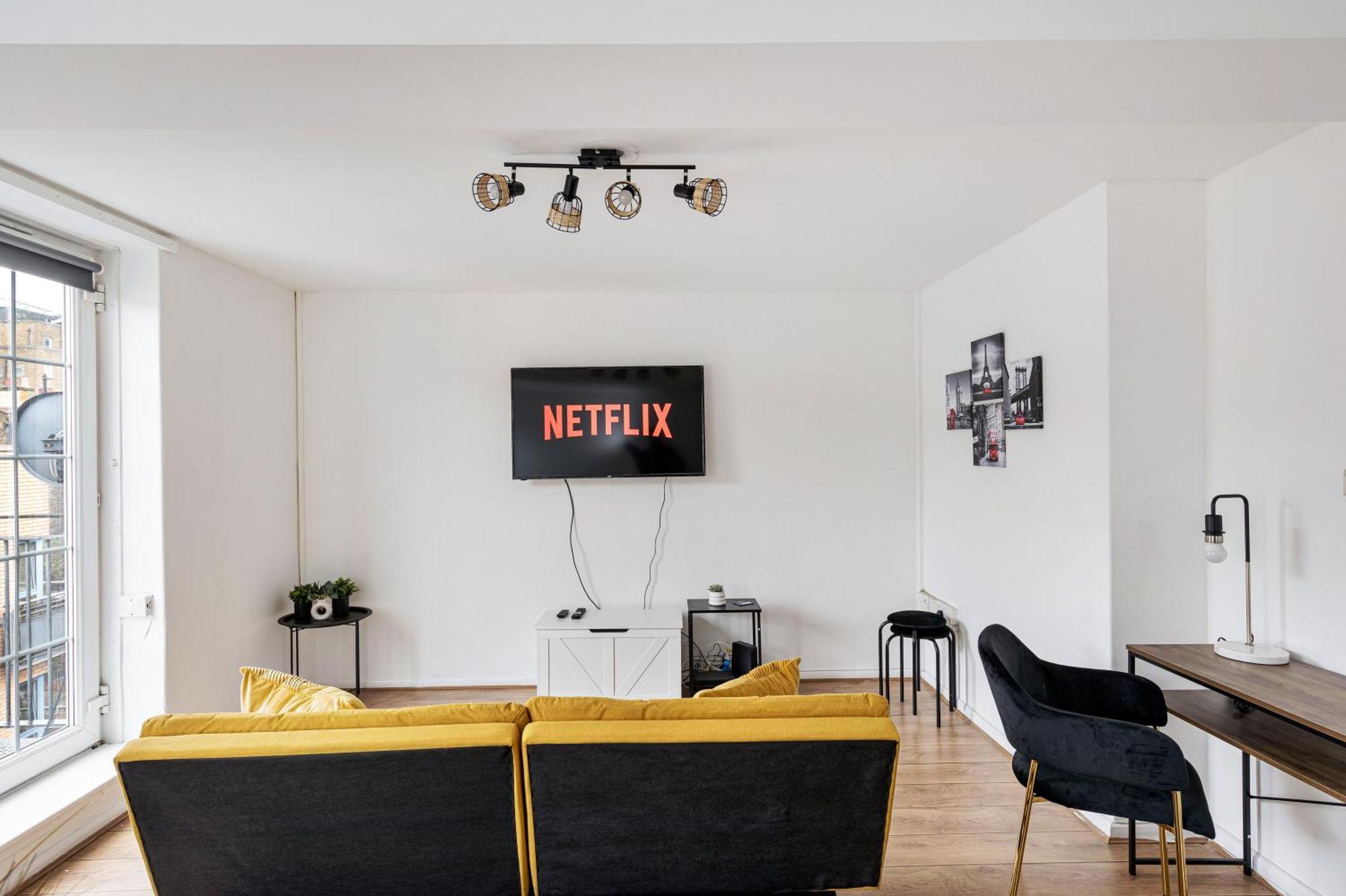 Apartment Sleek Shoreditch Hideout - 2 Bed Gem With Balcony In