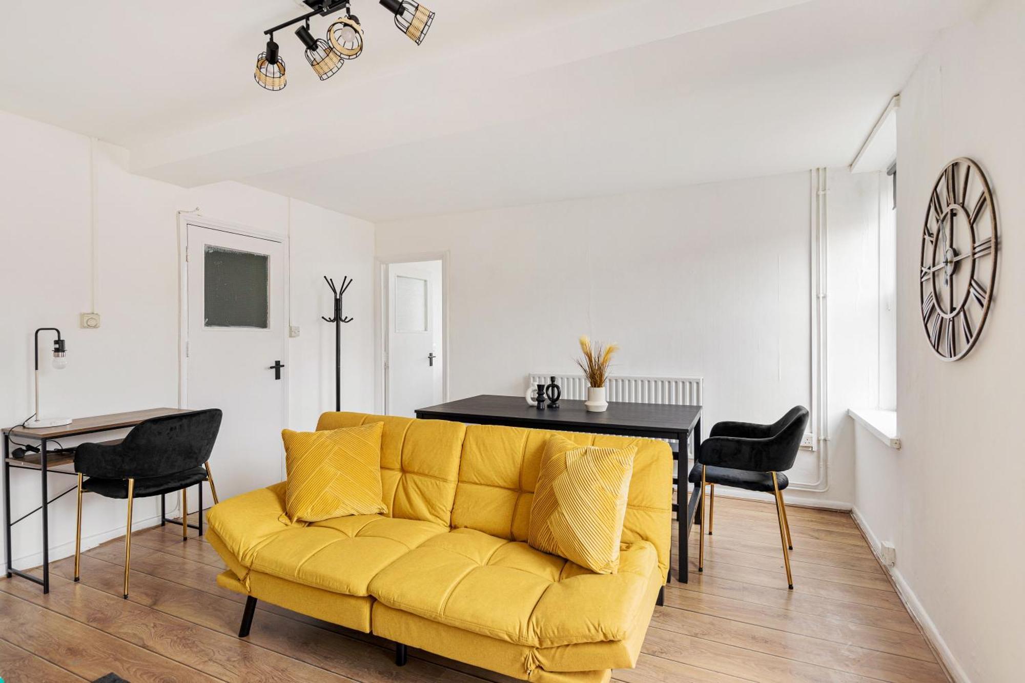 Apartment Sleek Shoreditch Hideout - 2 Bed Gem With Balcony In *