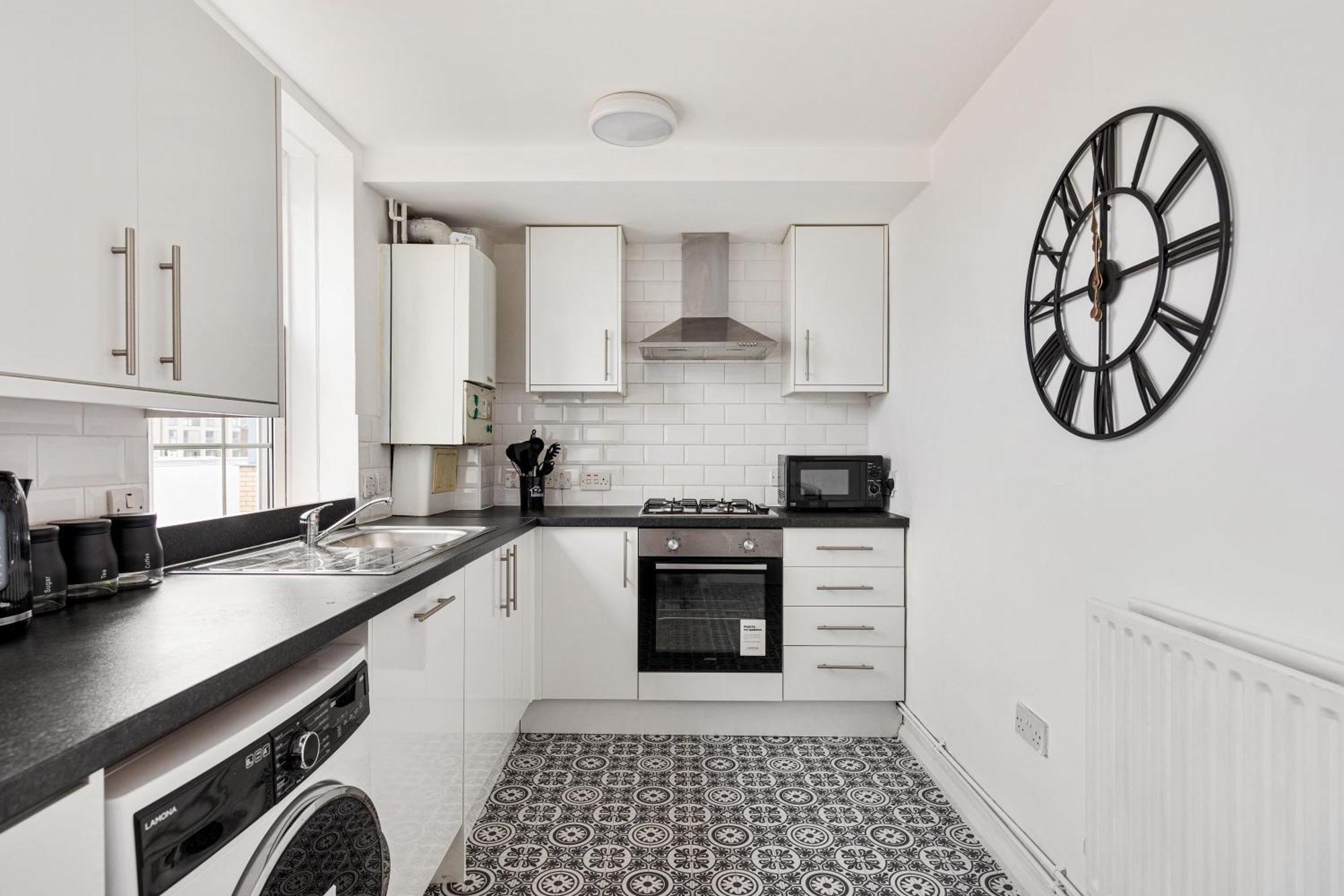 Sleek Shoreditch Hideout - 2 Bed Gem With Balcony In *
