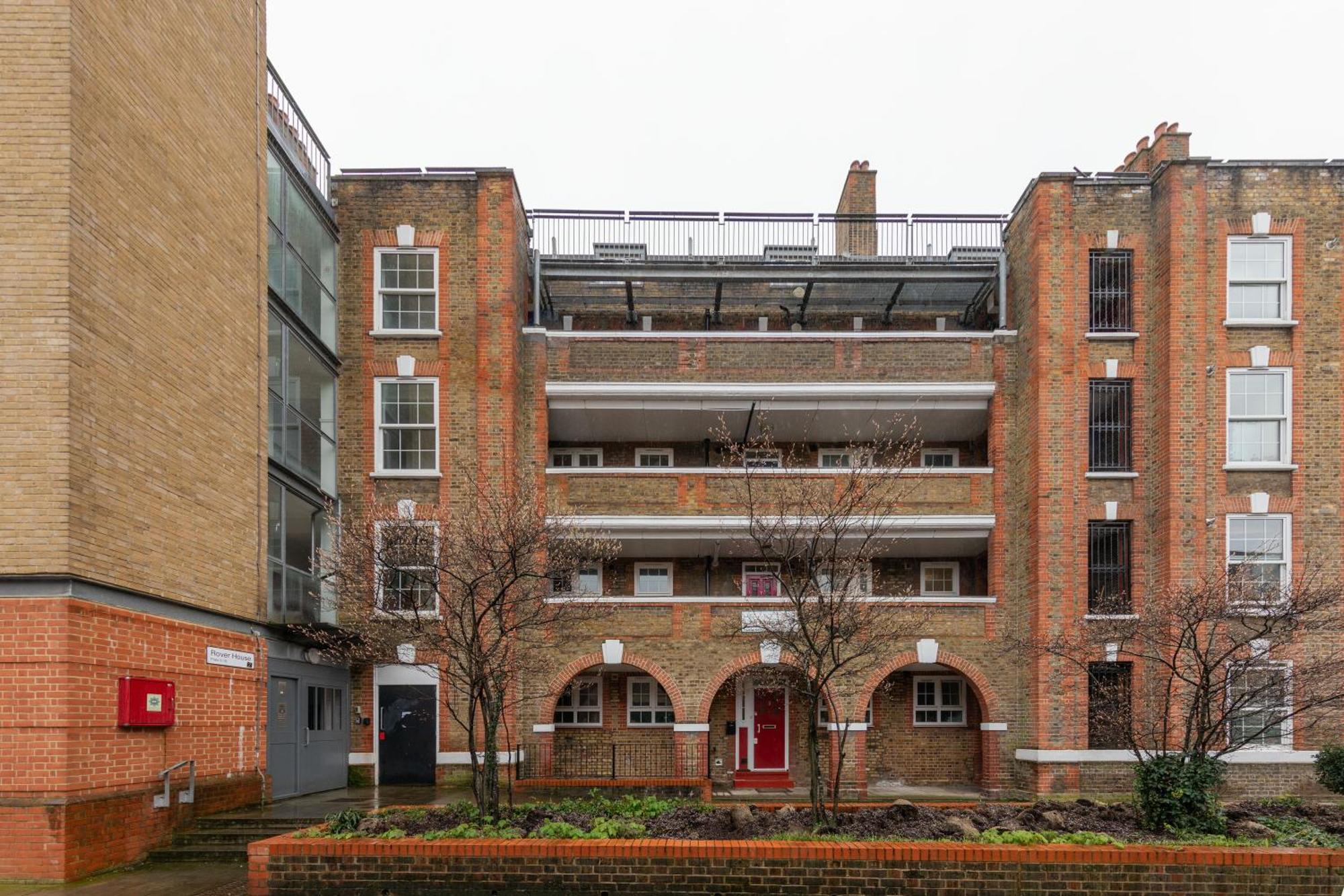Apartment Sleek Shoreditch Hideout - 2 Bed Gem With Balcony In *