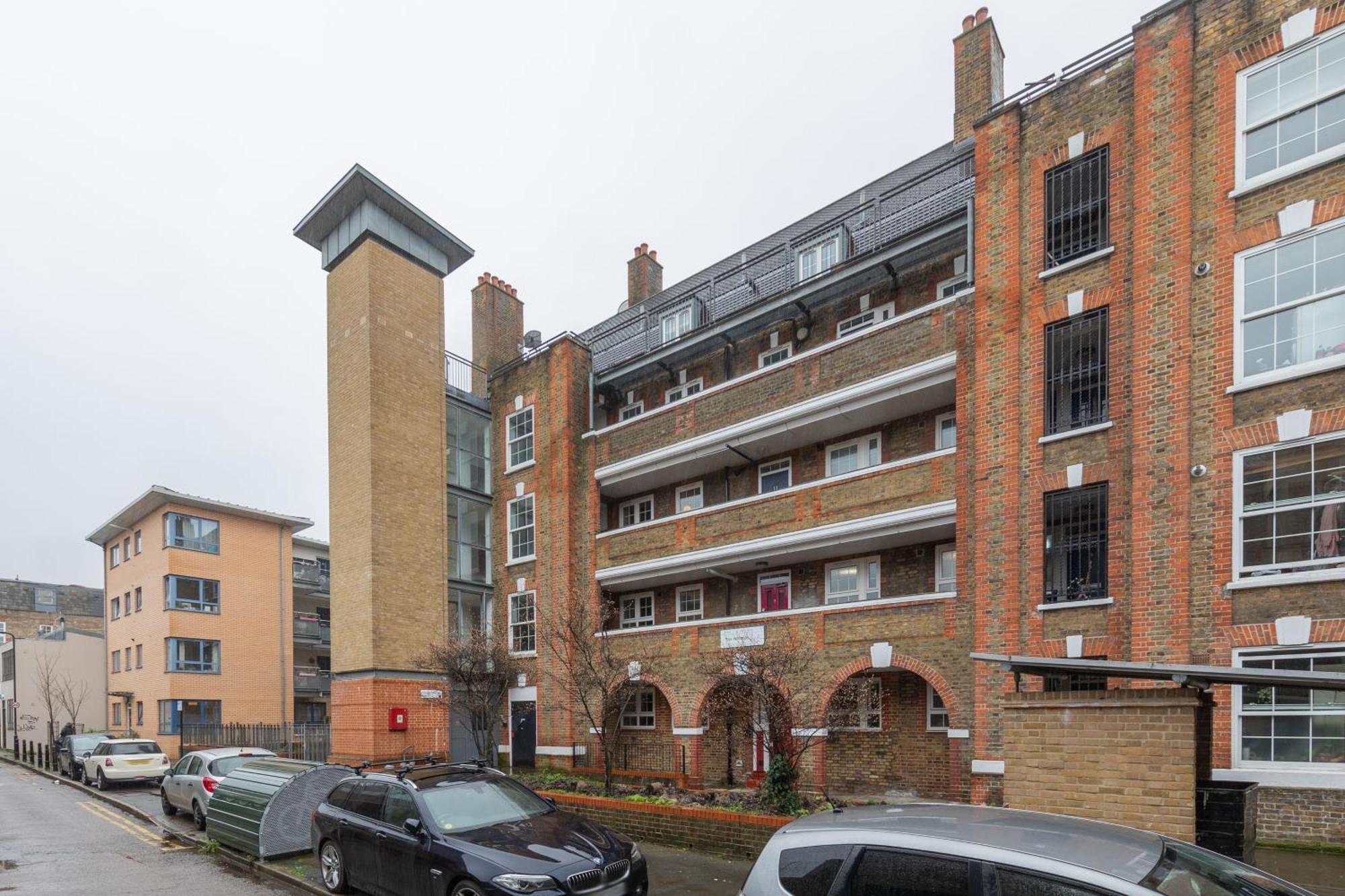 Sleek Shoreditch Hideout - 2 Bed Gem With Balcony In Apartment *