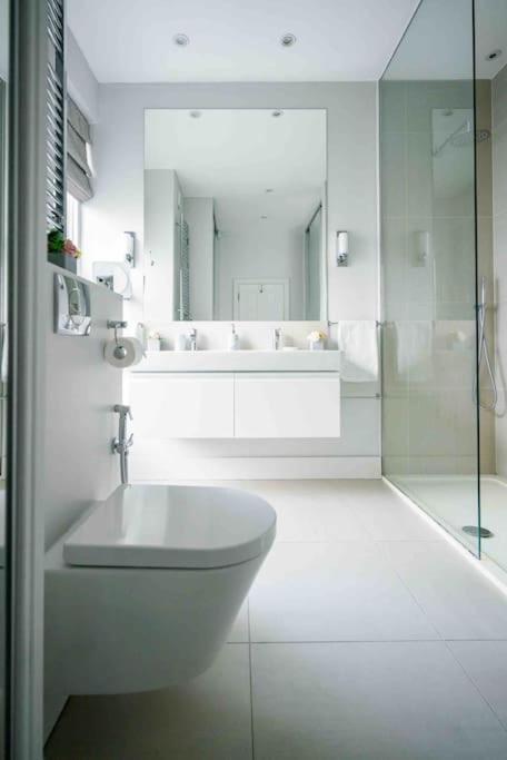 Spacious And Cosy 3brs 5f House In Heart Of Villa Londres