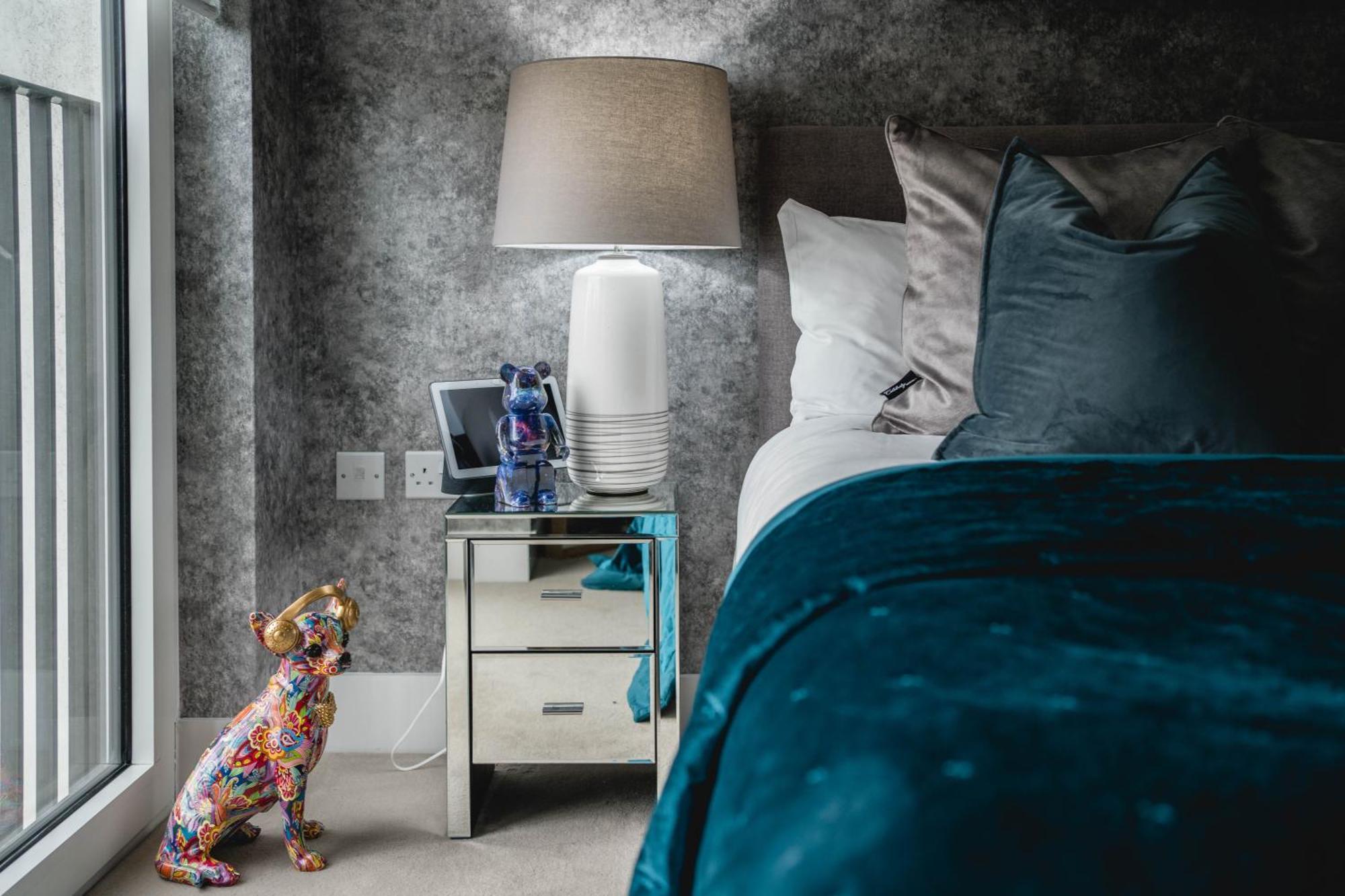 Exg Luxury-stylish-unique-central-powerstation-londoneye Apartment *