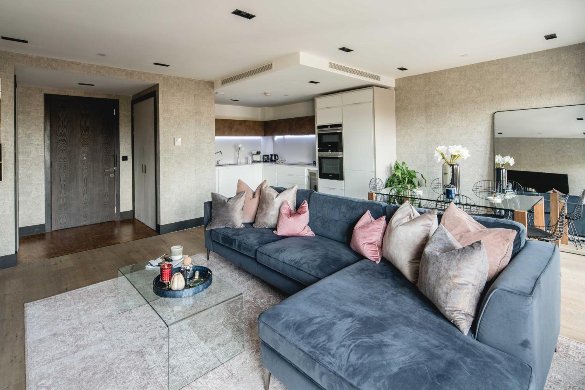Exg Luxury-stylish-unique-central-powerstation-londoneye Apartment