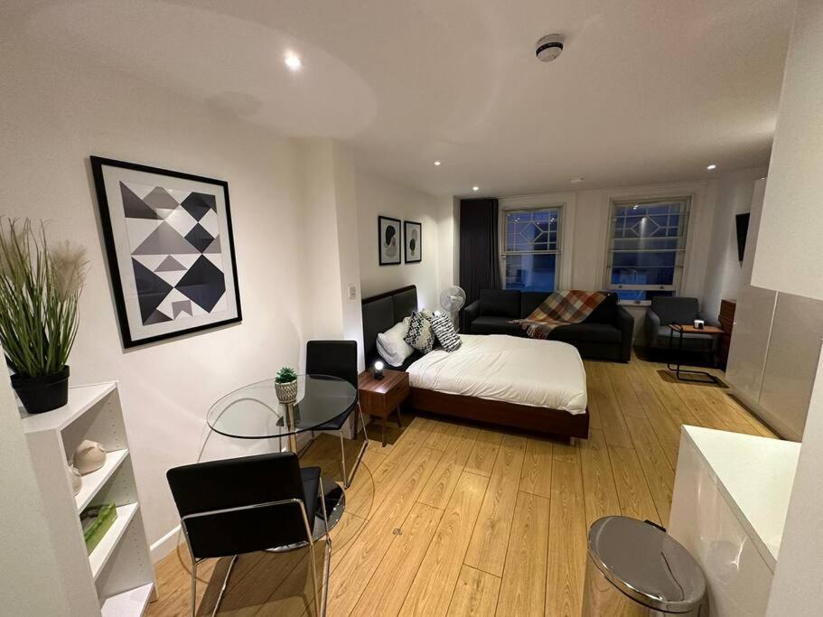 Piccadilly Living 1 Bedroom Flat In Vr11 Apartamento