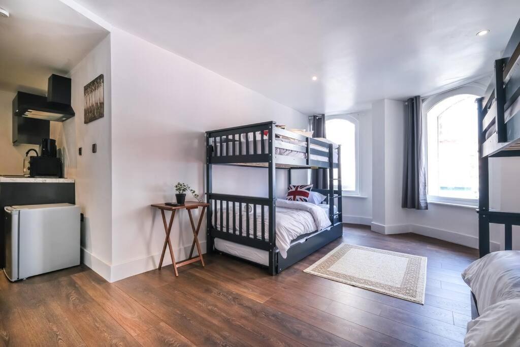Apartamento Quaint And Spacious Piccadilly Sleep 6 Vrd *