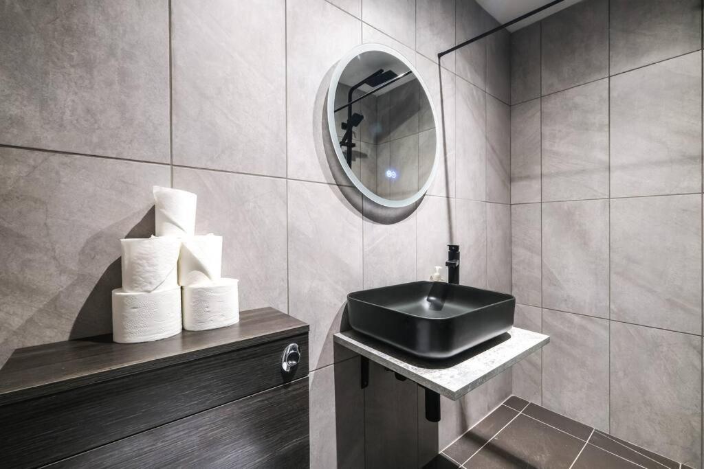 Quaint And Spacious Piccadilly Sleep 6 Vrd Apartamento Londres