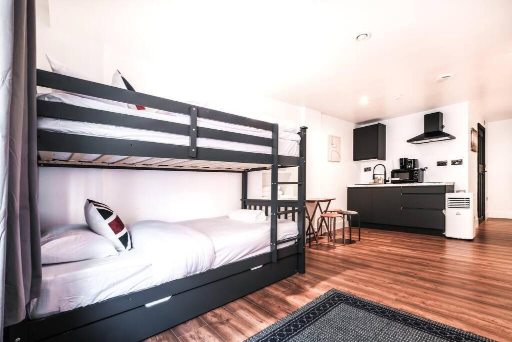 Spacious In Piccadilly Sleep 6 Vrb London