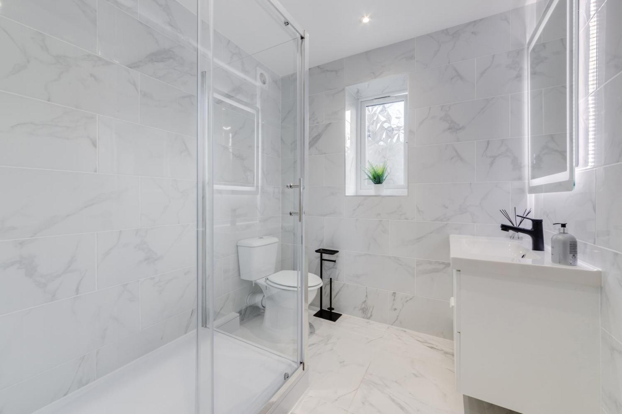 Modern 1 Bed - Nine Elms, Battersea *