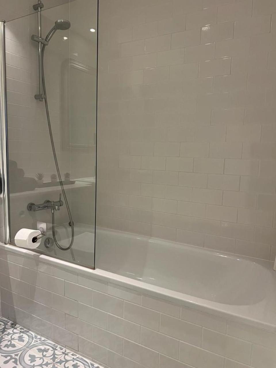 Delightful & Spacious Flat In - Peckham * Londres