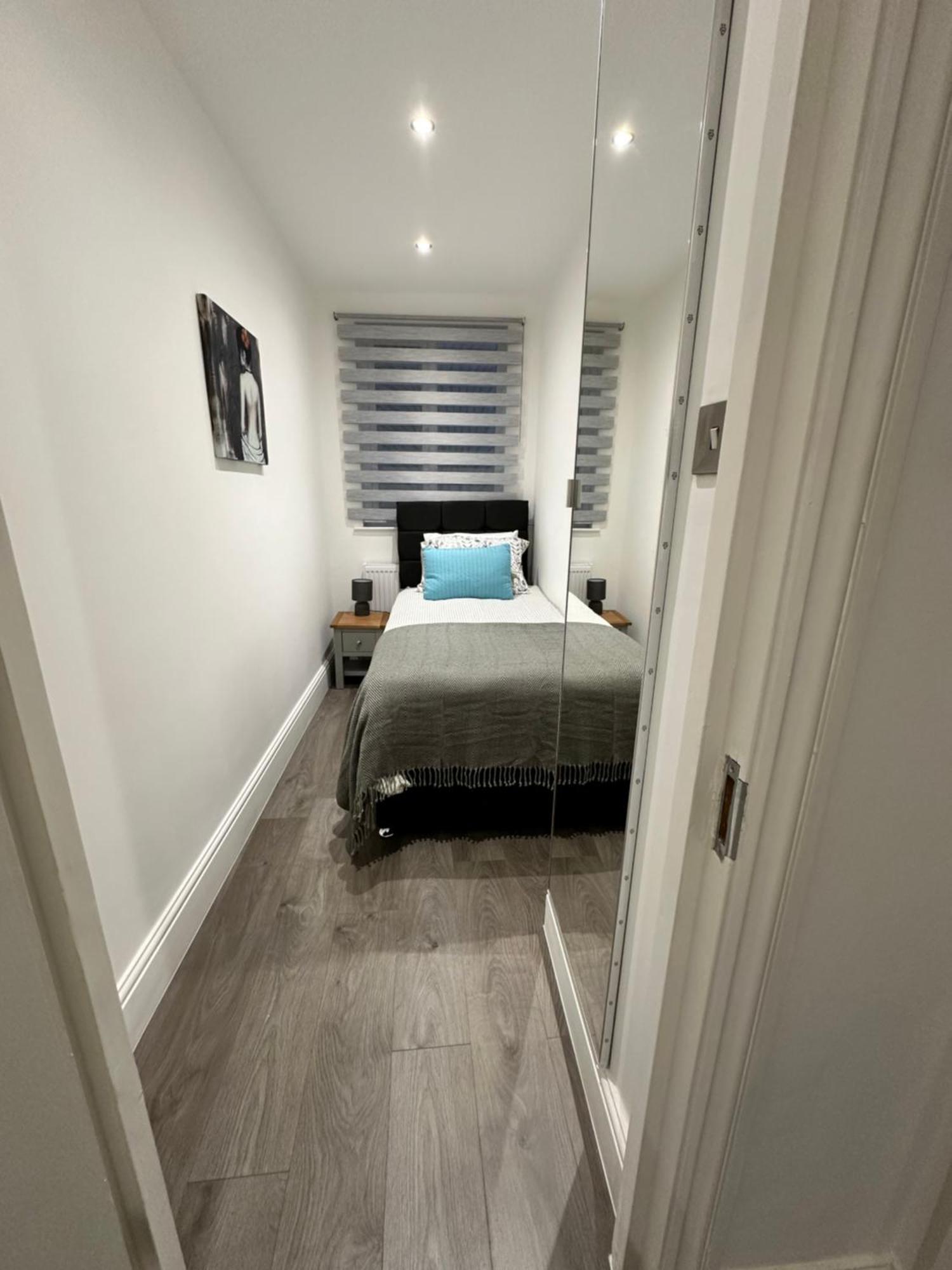2 Bedroom Apartment, Edgware Road Appartement *