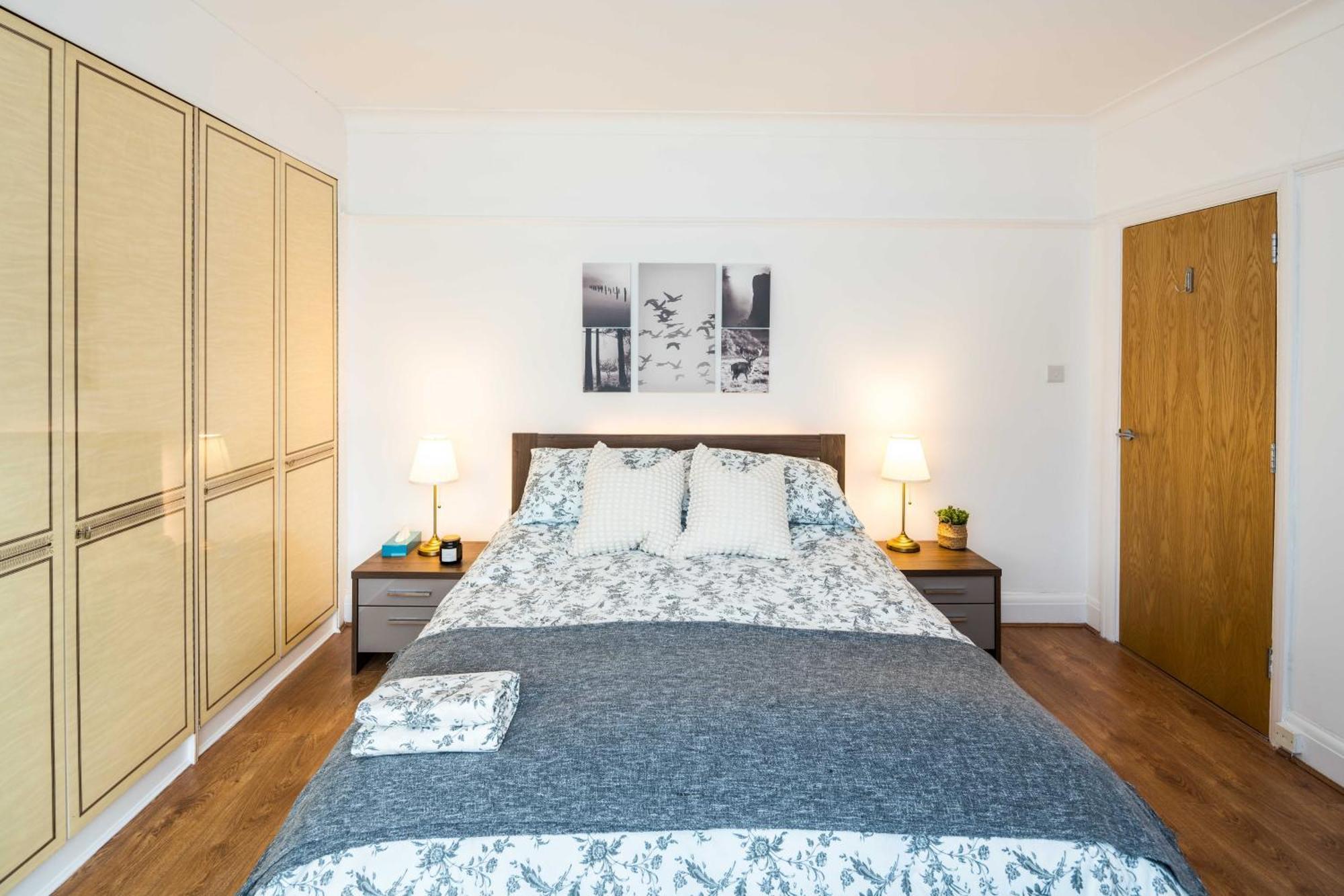Contemporary 5 Bedroom With Garden North Finchley Casa de férias *