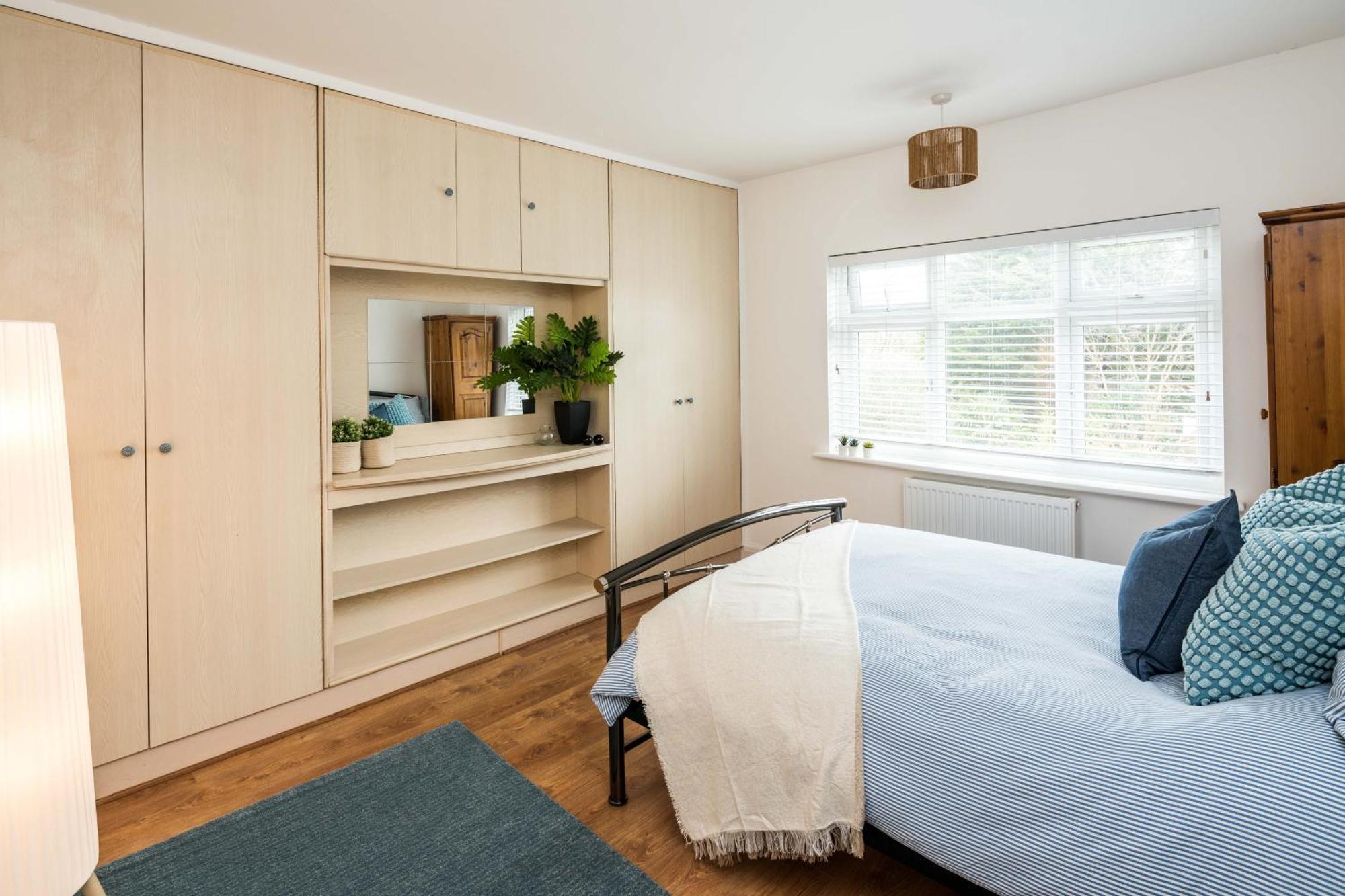 Contemporary 5 Bedroom With Garden North Finchley * Londres