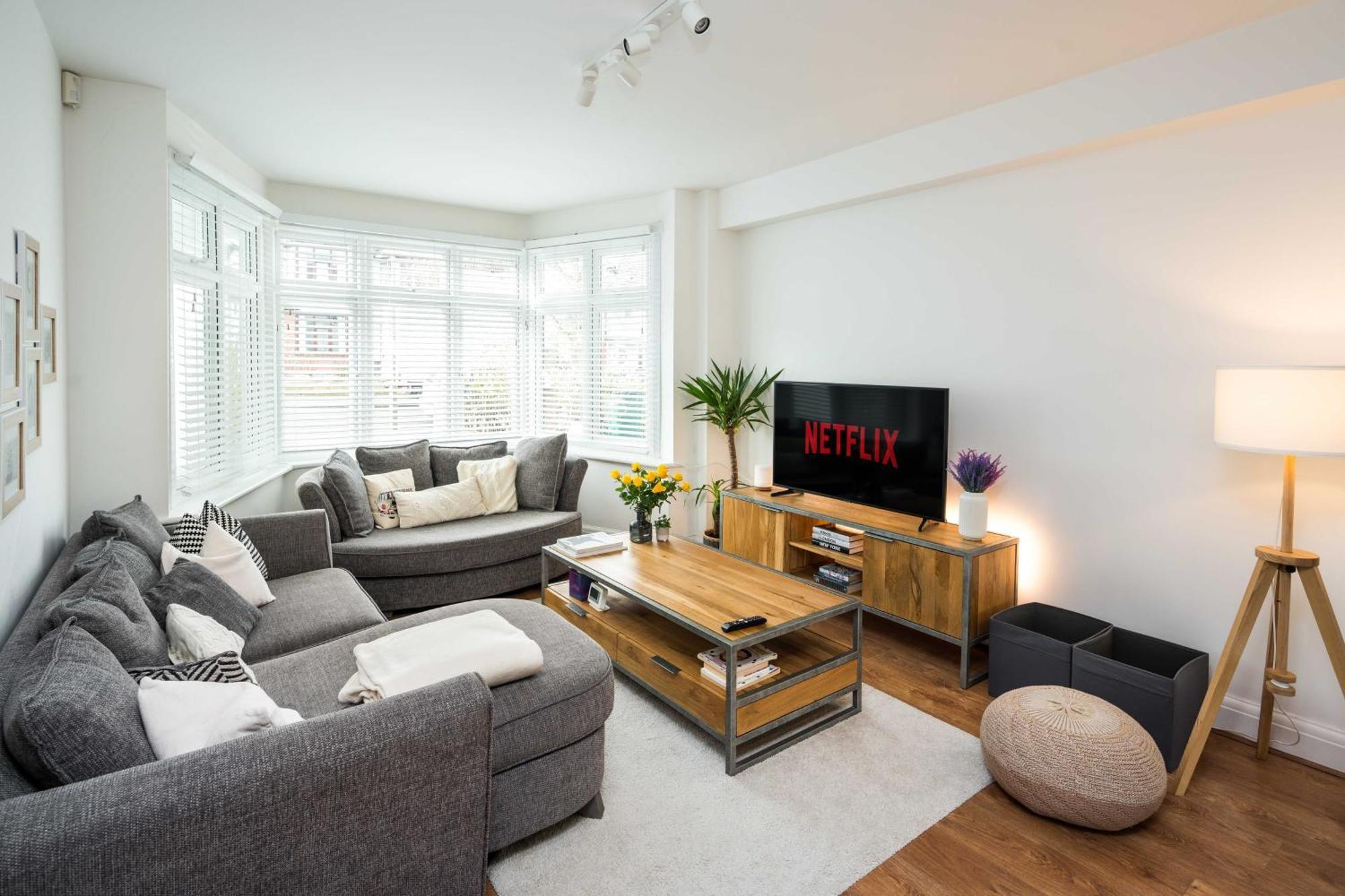 Contemporary 5 Bedroom With Garden North Finchley Londres