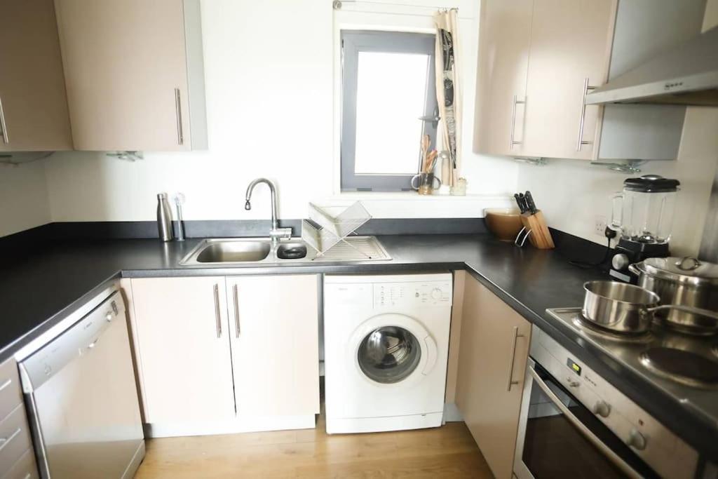 Appartement Big 2 Bedroom Flat Overlooking Canal & Park Londres