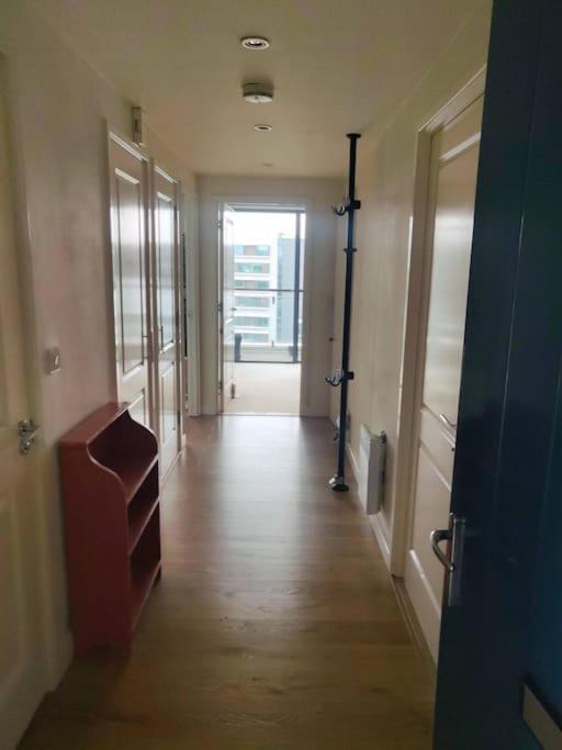 Big 2 Bedroom Flat Overlooking Canal & Park Appartement *