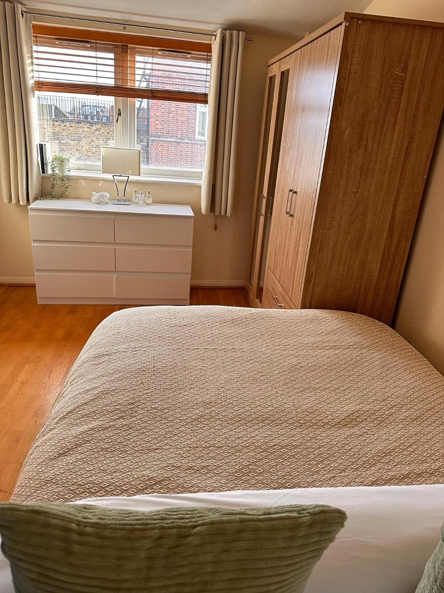 With Balcony - On High Street - Sleeps 6