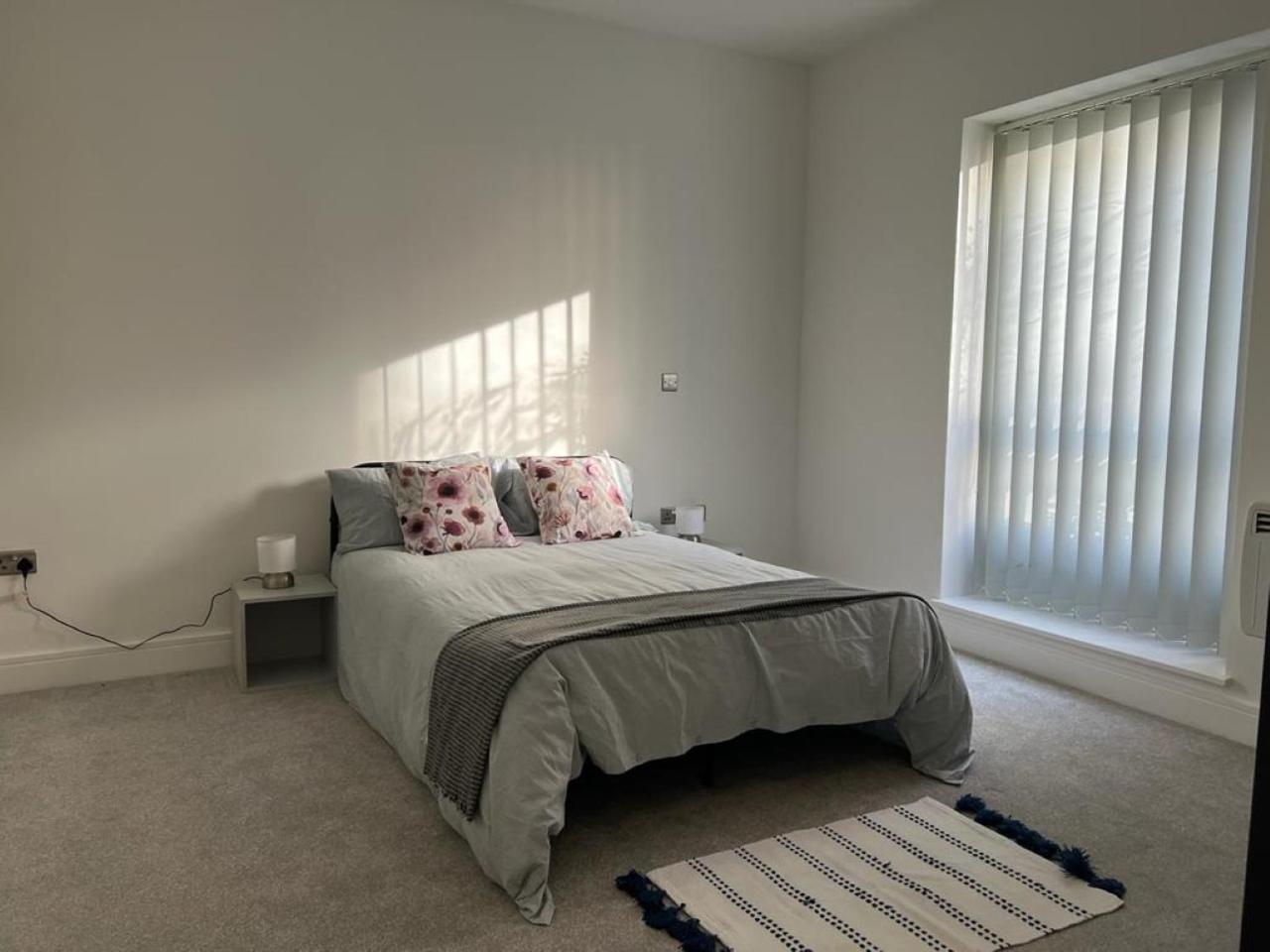 Delightful & Spacious Flat In - Peckham