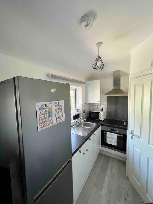 Charming 30min To Apartment