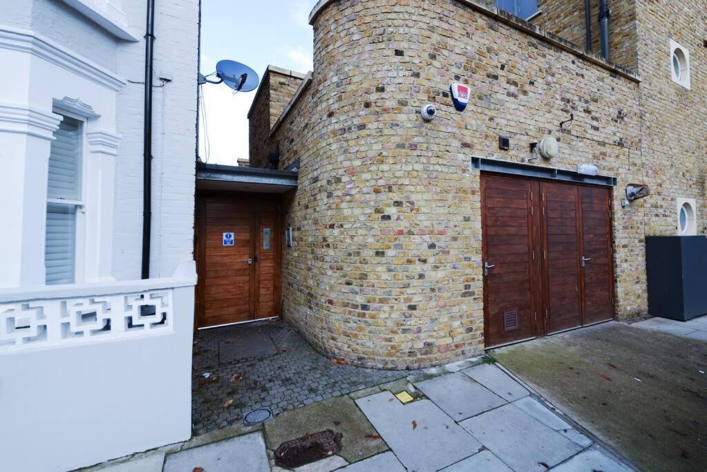 Mr2 - Charming 1 Bed Apartment, Munster Village Appartement Londres