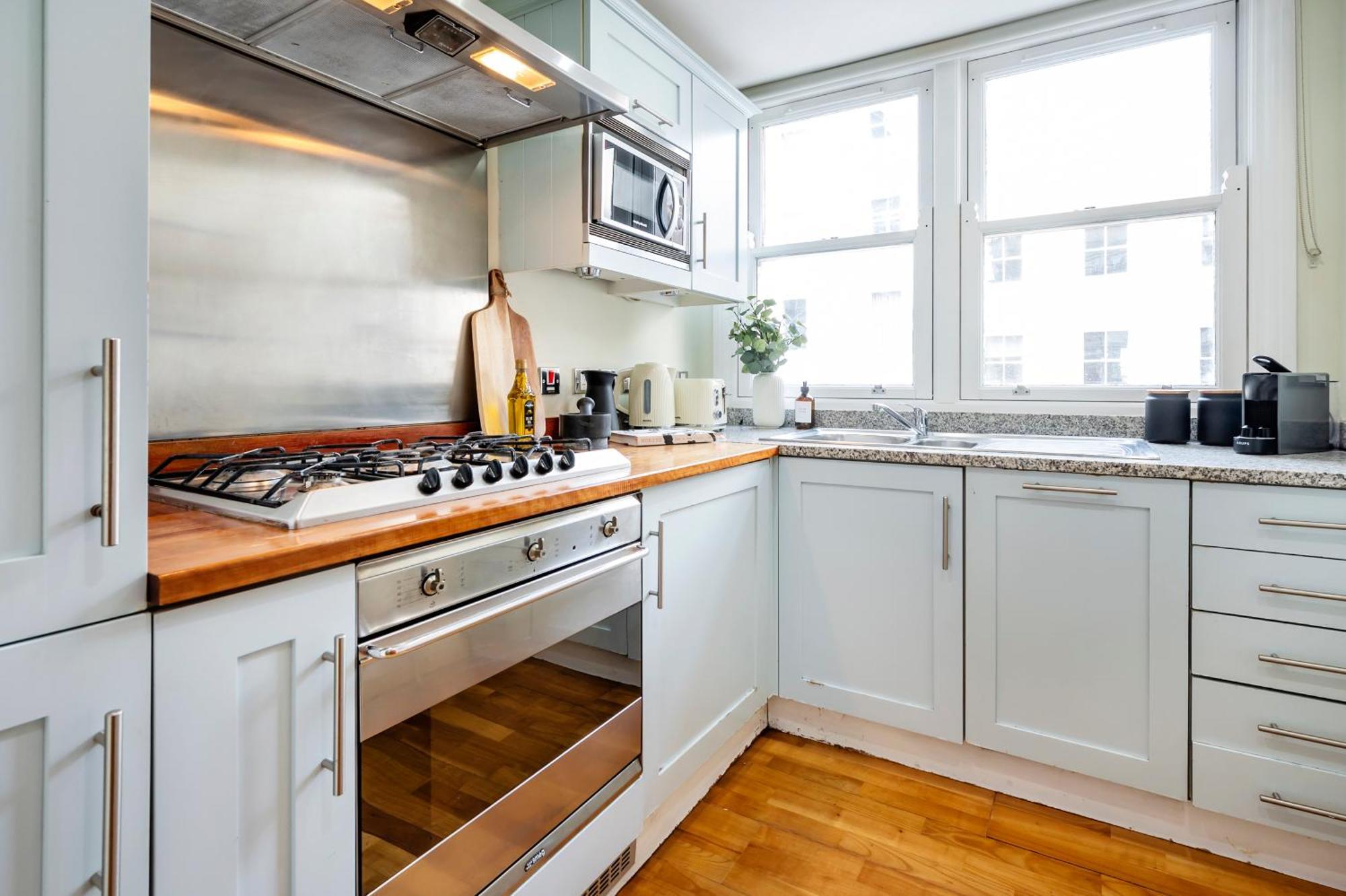 Location Trafalgar Square 1 Bedr, 3 Beds, Sleeps 6 *