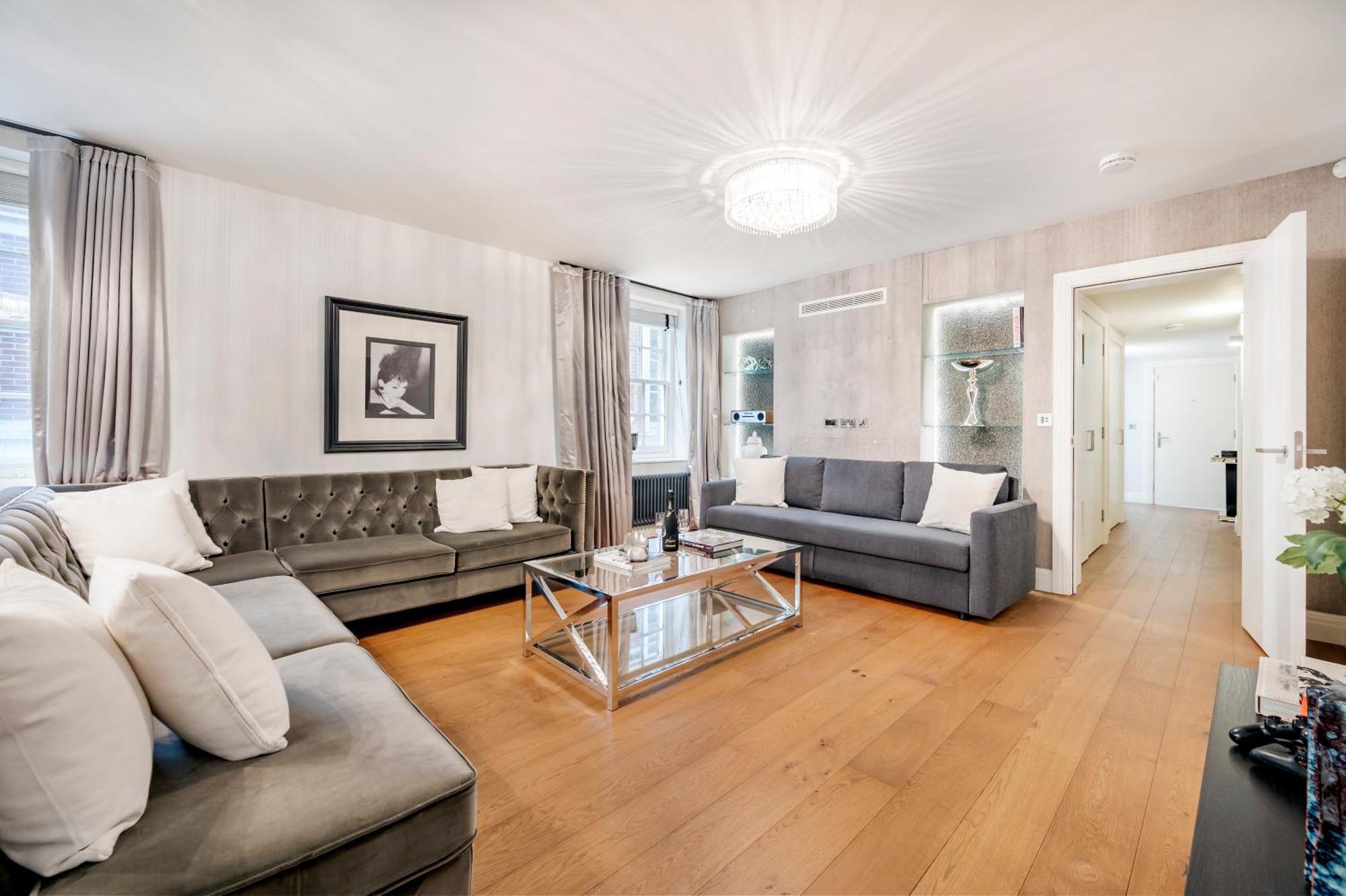 Aircon 2 Bedr, 3 Beds, 2 Bath Covent Garden, Subway