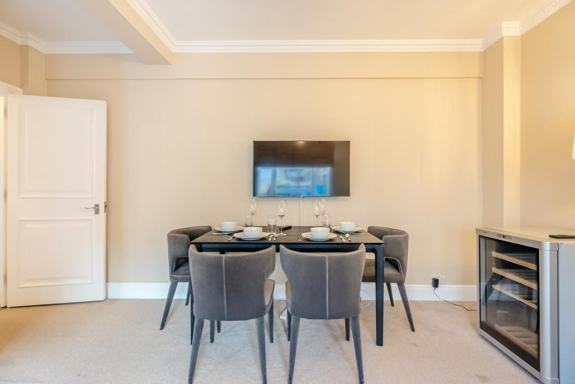 Hill Street Mayfair Apartment