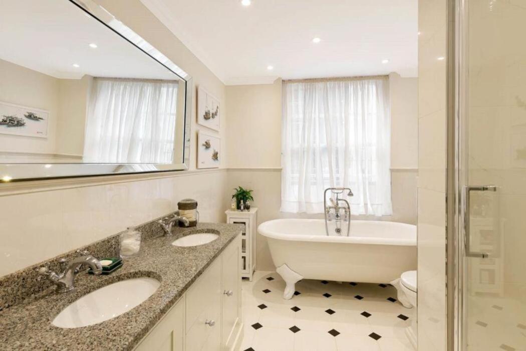 Secluded Royal Ground Sleeps 4 * Londres