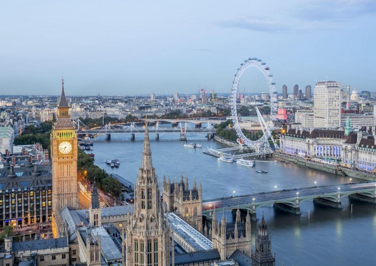 Luxury 2 Bed Vauxhall, Balcony, Sleeps 4, - Open For Business Stays, Long Stays, Families Relocating * London