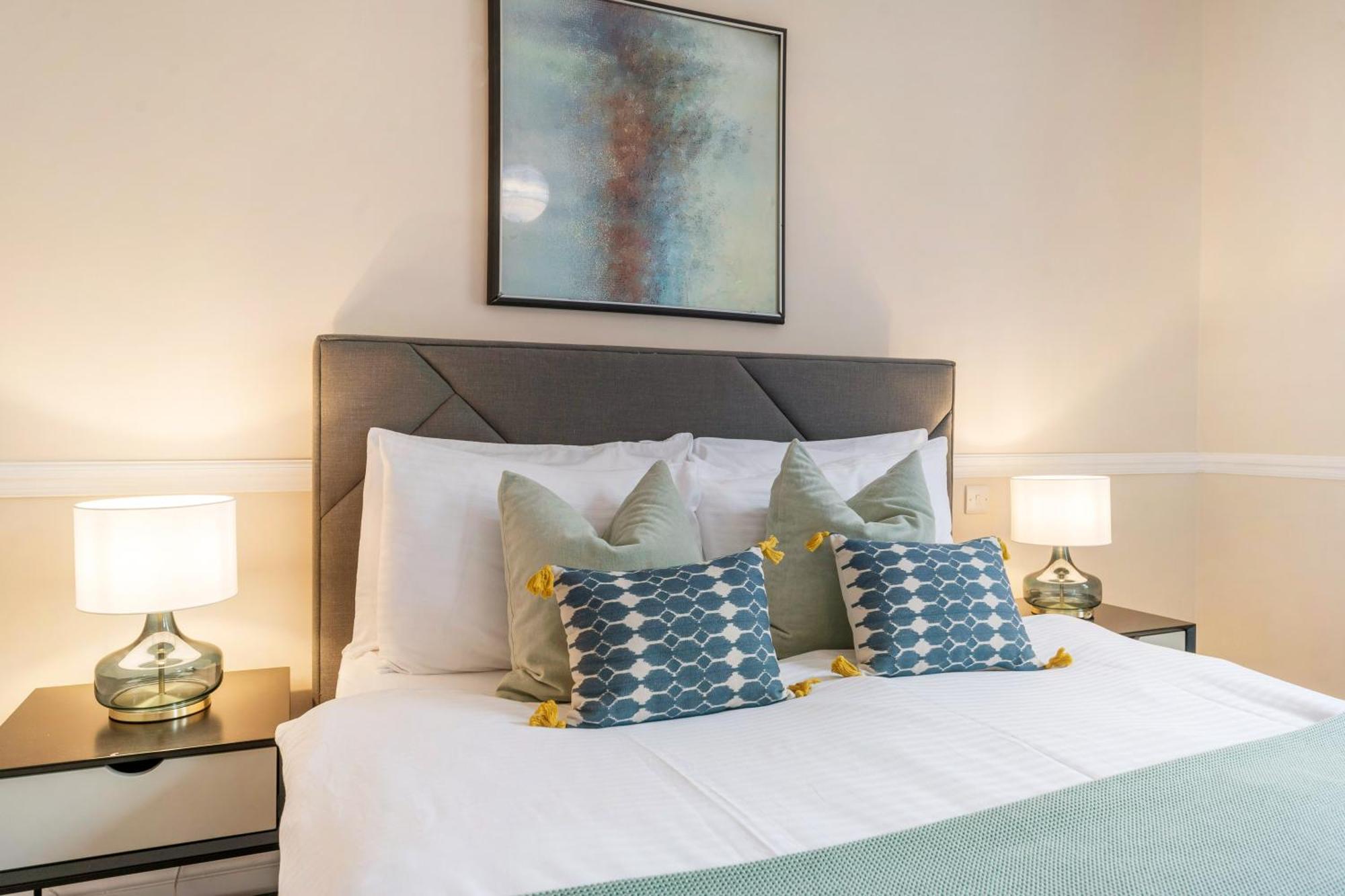 Spectacular 3 Bed In Berkeley Sq Mayfair * Londres