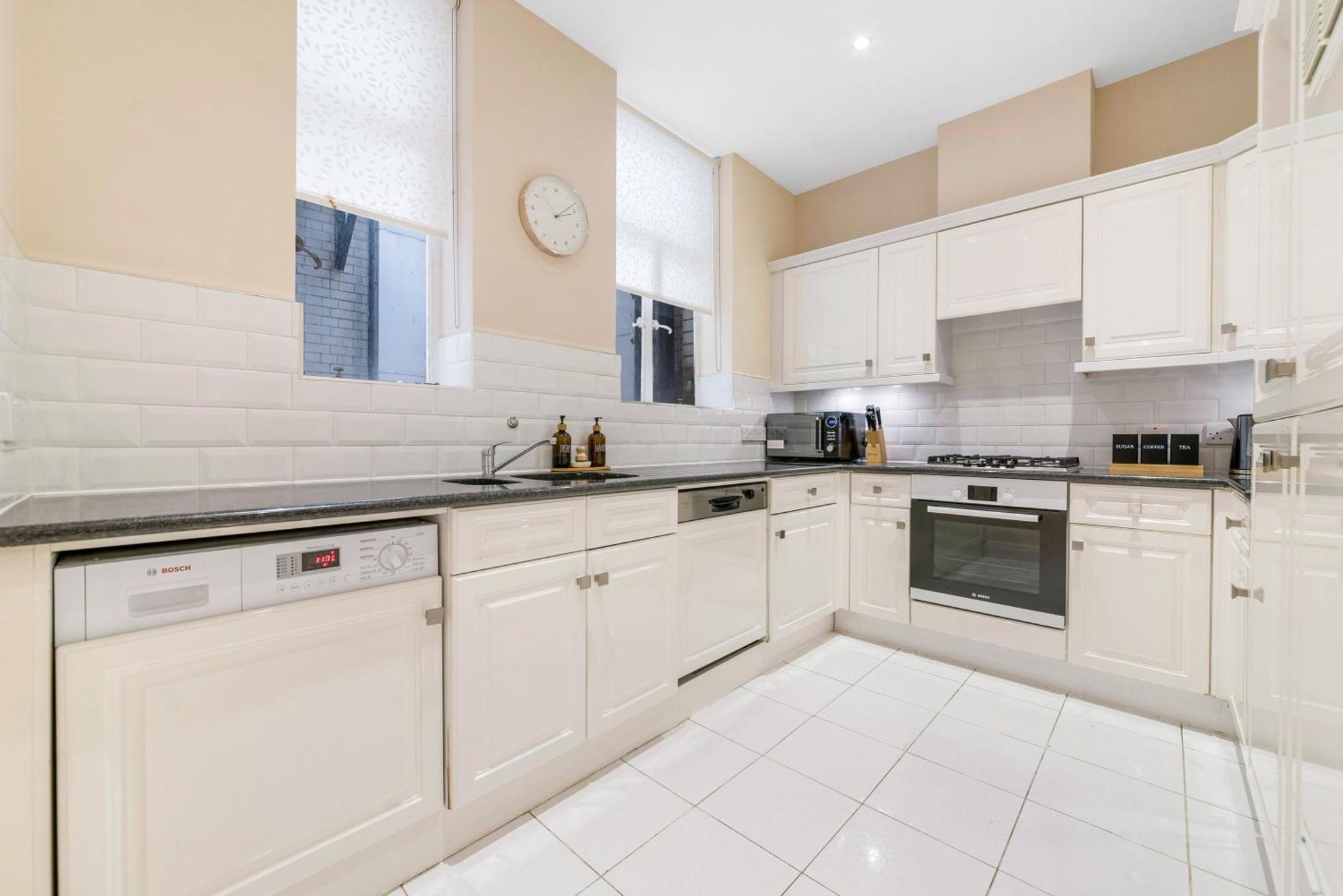 Spectacular 3 Bed In Berkeley Sq Mayfair Londres