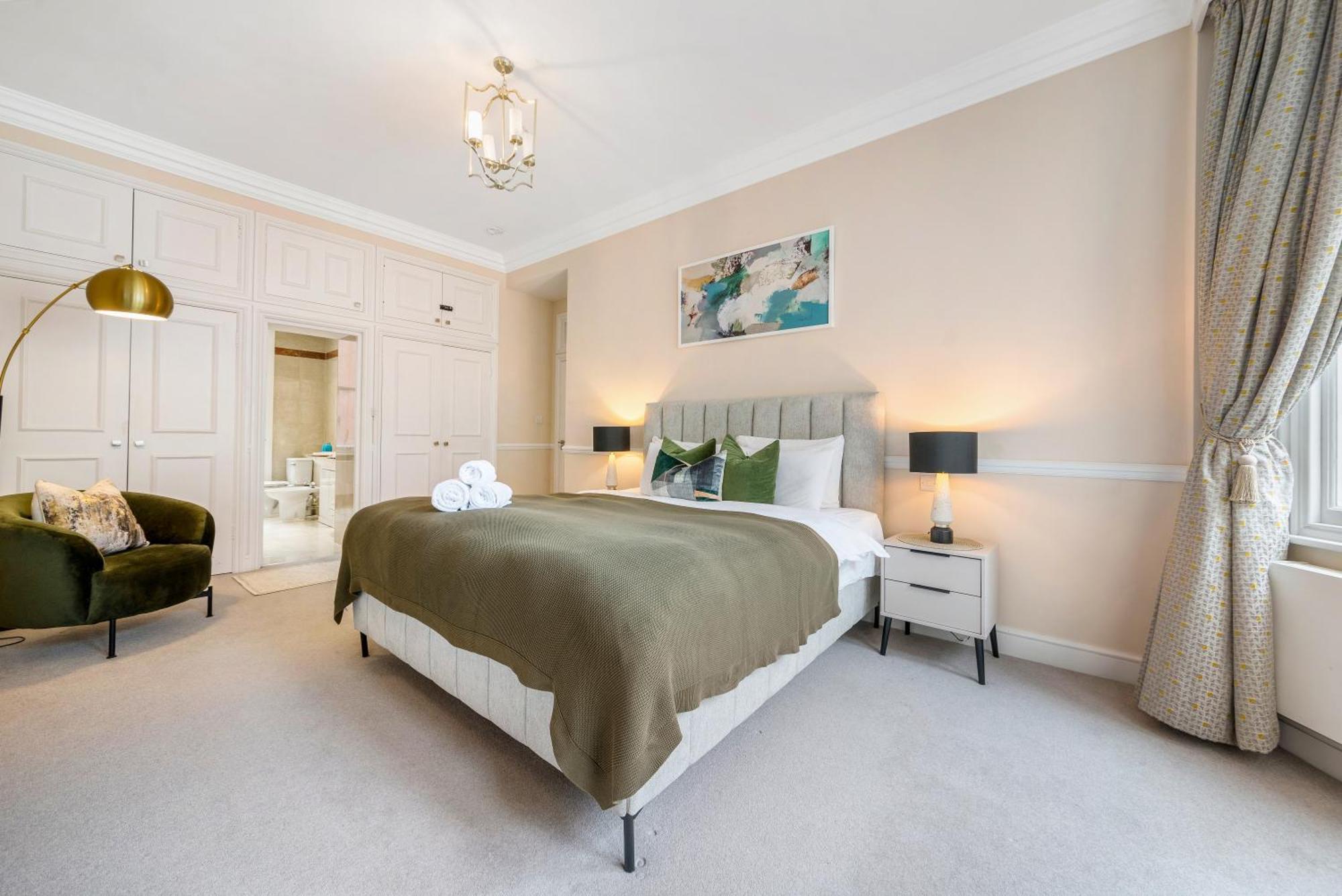 Spectacular 3 Bed In Berkeley Sq Mayfair Apartamento