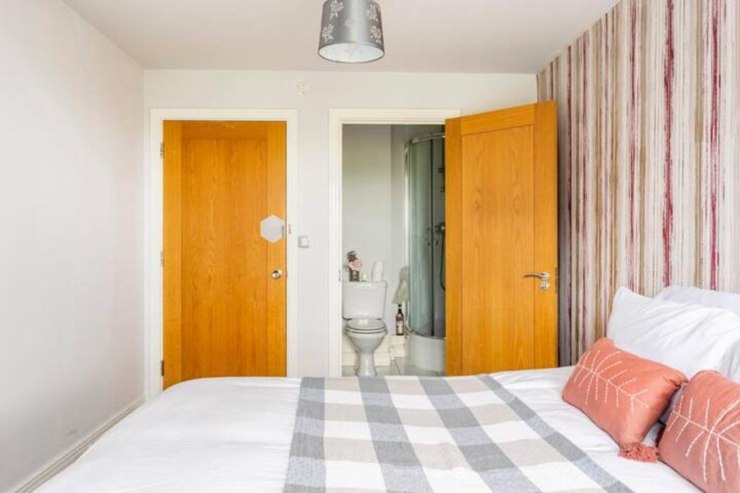 Hospedagem domiciliar Lovely En-suite Double Londres
